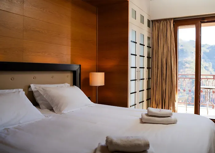 Lagadia 4 Seasons فندق لاغاديا