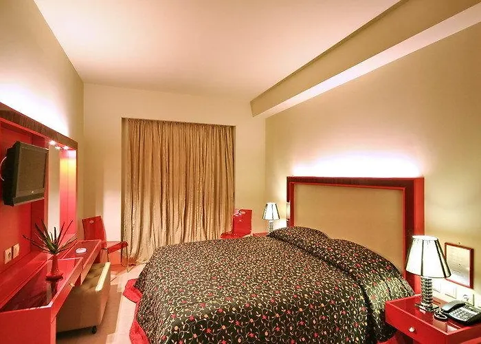 Lagadia 4 Seasons Hotel