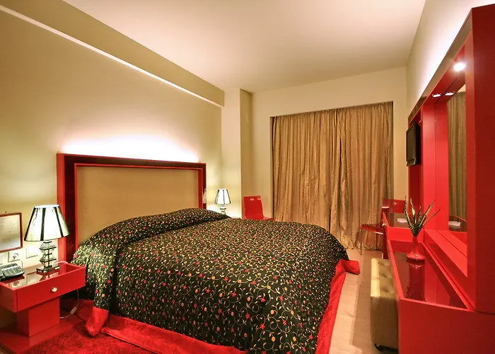 Lagadia 4 Seasons Hotel 3*